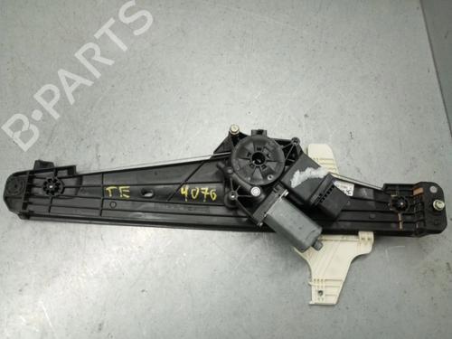 Alzavetro posteriore sinistro PEUGEOT 3008 II SUV (MC_, MR_, MJ_, M4_) Hybrid (224 hp) 28079203