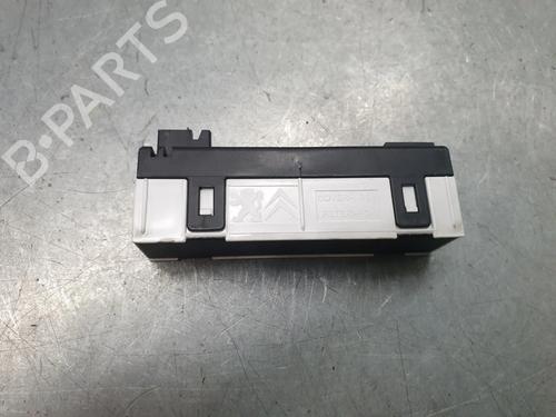 Used Display monitor PEUGEOT 508 SW II (FC_, FJ_, F4_) 1.5 BlueHDi 130 (131 hp) 28102129