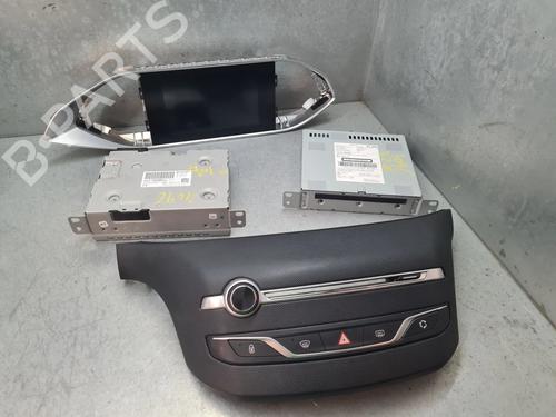 Used Radio PEUGEOT 308 II (LB_, LP_, LW_, LH_, L3_) 1.6 BlueHDi 120 (120 hp) 28104149
