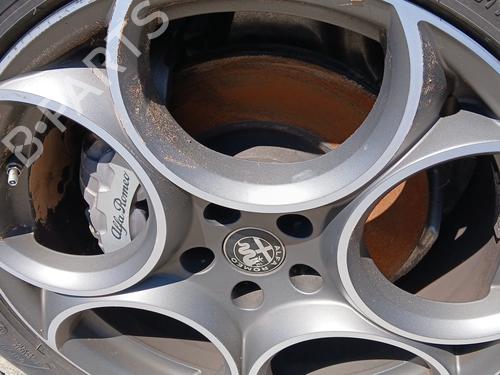 Høyre Styrespindel lagerhus ALFA ROMEO STELVIO (949_) 2.2 D (949.AXD1A) (160 hp) 28131299