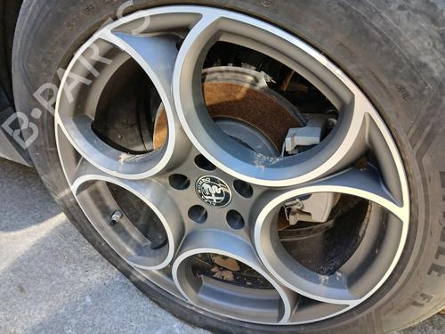 Venstre hjullagerhus spindel ALFA ROMEO STELVIO (949_) 2.2 D (949.AXD1A) (160 hp) 28131302