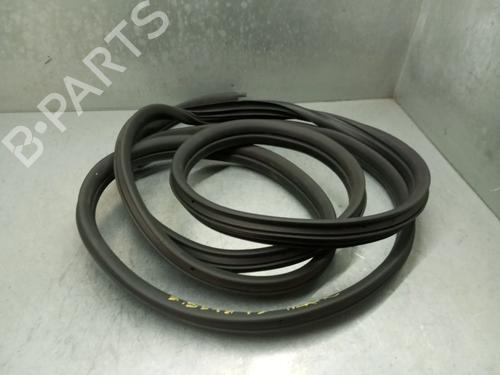 Used Rubber door seal RENAULT TRAFIC III Van (FG_) 2.0 dCi 130 (FGMY) (131 hp) 28135319