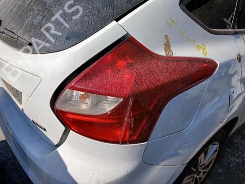 Używane Lampa tylna prawa FORD FOCUS III 1.0 EcoBoost (125 hp) 28143569