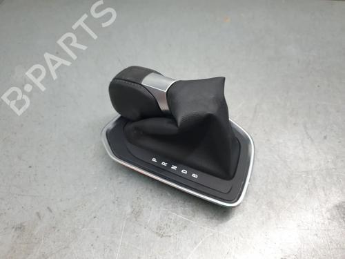 Used Shift knob RENAULT CLIO V (B7_) 1.6 E-TECH 145 (B7MU) (143 hp) 28388418