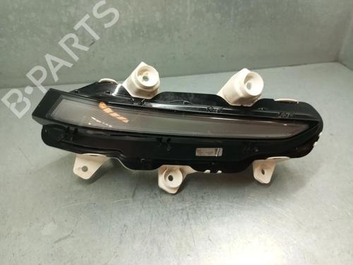 Tagfahrlicht rechts für PEUGEOT 2008 II (UD_, US_, UY_, UJ_, UR_, UC_) 1.2 PureTech 130 (USHNS, URHNS) (130 hp) 28440113