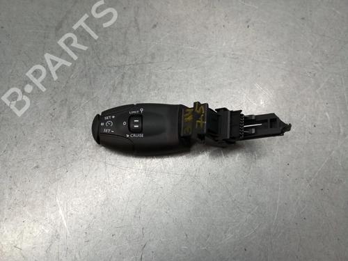 Altro MERCEDES-BENZ A-CLASS (W177) A 180 d (177.003) (116 hp) 28440116