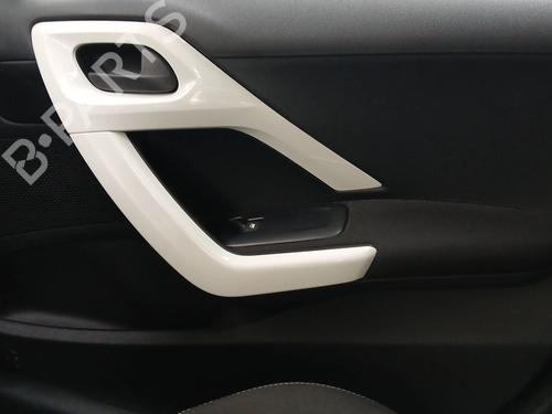 Alzavetro anteriore destra PEUGEOT 208 I (CA_, CC_) 1.2 VTi 68 / PureTech 68 (68 hp) 28717145