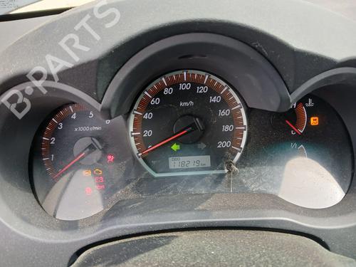Used Instrument cluster TOYOTA HILUX VII Pickup (_N1_, _N2_, _N3_) 2.5 D-4D 4WD (KUN25) (144 hp) 28951336