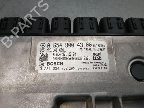 Engine control unit (ECU) MERCEDES-BENZ C-CLASS (W205) C 200 d (205.001) | BP29439407M57 