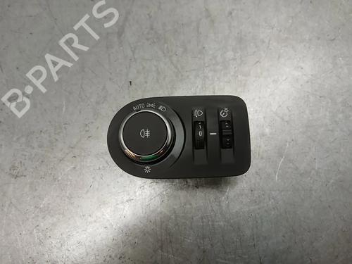 Used Headlight switch OPEL CORSA F (P2JO) 1.5 (68) (102 hp) 29460945