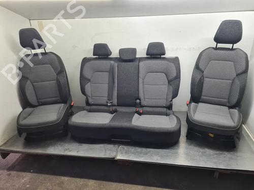 BP25836890O1 main image