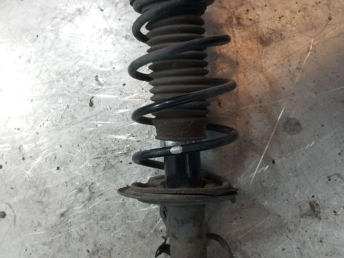 Used Left front shock absorber TOYOTA YARIS (_P13_) 1.0 (KSP130_, KSP130) (69 hp) 27284243