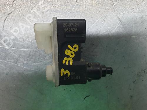 Fuel door actuator PEUGEOT 208 II (UB_, UP_, UW_, UJ_) 1.5 BlueHDI 100 | BP29726374E18 