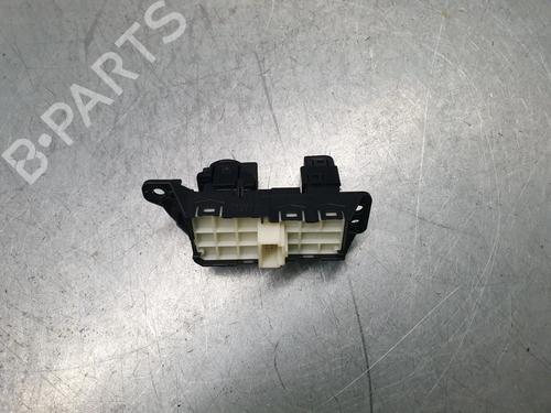 Switch TOYOTA YARIS CROSS (MXP_) 1.5 Hybrid All-wheel Drive (MXPJ15) | BP29747565I30