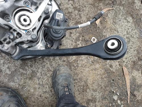 Braço suspensão trás esquerdo AUDI Q5 (FYB, FYG) 40 TDI quattro (190 hp) 28276752