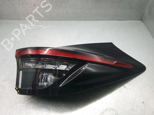 Używane Lampa tylna prawa TOYOTA YARIS CROSS (MXP_) 1.5 Hybrid All-wheel Drive (MXPJ15) (116 hp) 29886809