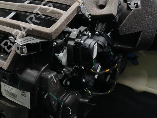 Heater matrix box PEUGEOT 2008 II (UD_, US_, UY_, UJ_, UR_, UC_) 1.2 PureTech 130 (USHNS, URHNS) | BP30124981M61