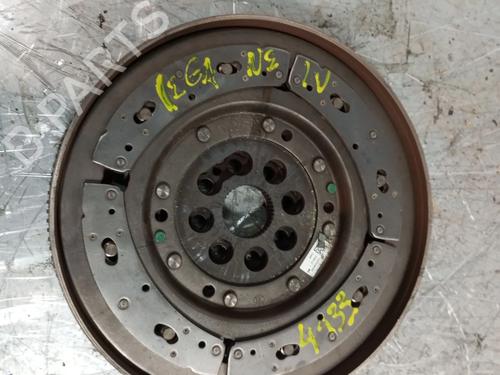 Used Flywheel RENAULT MEGANE IV Hatchback (B9A/M/N_) 1.8 Blue dCi 150 (B9A7) (150 hp) 30151342