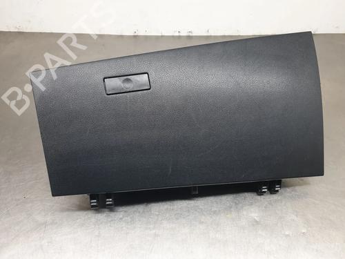 Used Glove box TOYOTA C-HR (_X1_) 1.8 Hybrid (ZYX10_, ZYX11_, ZYX10R, ZYX11R) (122 hp) 30316913