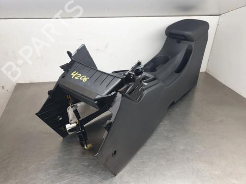 Used Armrest / Center console HYUNDAI KONA (OS, OSE, OSI) 1.0 T-GDi (120 hp) 30318308