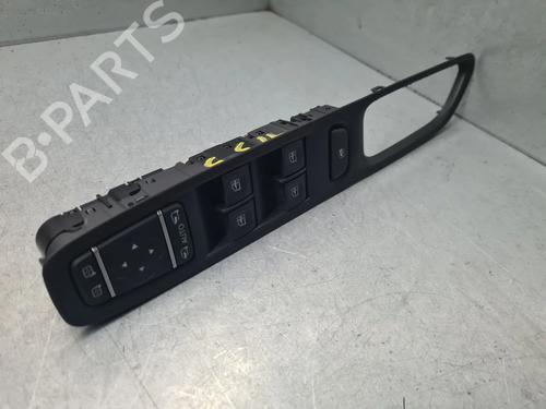Used Left front window switch RENAULT CAPTUR I (J5_, H5_) 1.2 TCe 120 (118 hp) 28368325