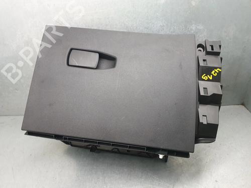 Used Glove box BMW 1 (F40) 116 d (116 hp) 30463733