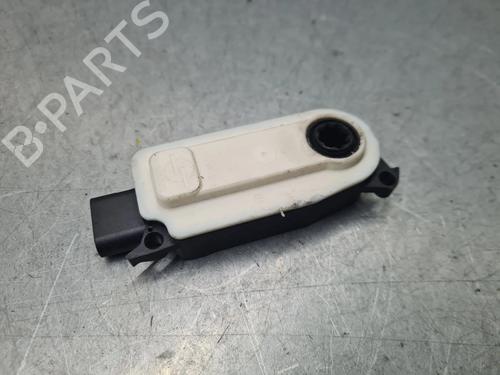 Annen PEUGEOT 2008 II (UD_, US_, UY_, UJ_, UR_, UC_) 1.2 PureTech 130 (USHNS, URHNS) (130 hp) 30513003