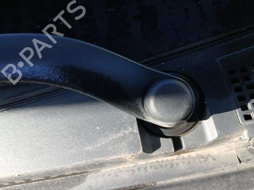 Used Front wiper motor RENAULT MEGANE IV Grandtour (K9A/M/N_) E-TECH 160 (K9NH) (158 hp) 30572106