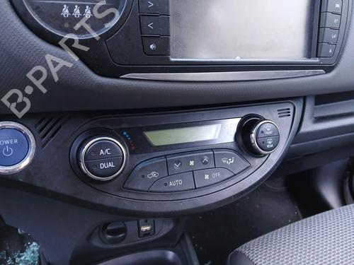 Used Climate control TOYOTA YARIS (_P13_) 1.5 Hybrid (NHP130_) (101 hp) 30590107