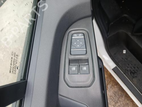 Used Left front window switch RENAULT TRAFIC III Van (FG_) 2.0 dCi 110 (FGMW) (110 hp) 30708069