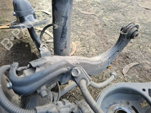 Venstre bagtil bærearm TOYOTA COROLLA Estate (_E21_) [2019-2025]  30712415