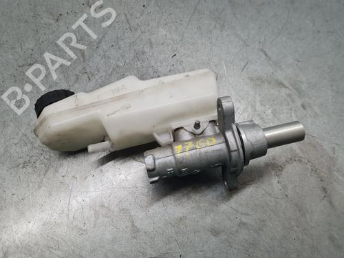Used Brake master cylinder TOYOTA AURIS (_E18_) 1.2 (NRE185_, NRE185R) (116 hp) 5946875