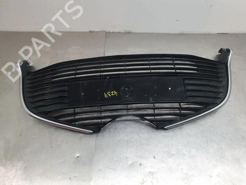 Used Grille TOYOTA YARIS (_P13_) 1.5 Hybrid (NHP130_) (101 hp) 30852667