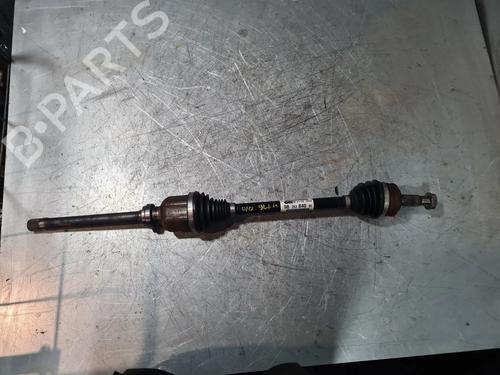 Used Right front driveshaft PEUGEOT 2008 II (UD_, US_, UY_, UJ_, UR_, UC_) 1.2 PureTech 130 (USHNS, URHNS) (130 hp) 28317536