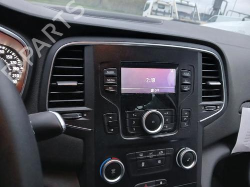 Used Radio RENAULT MEGANE IV Hatchback (B9A/M/N_) 1.5 Blue dCi 115 (B9A6) (116 hp) 30967688