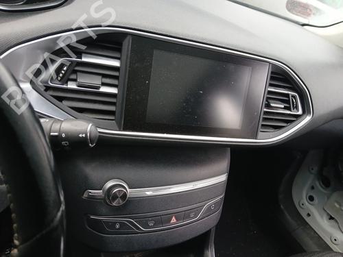 Autoradio PEUGEOT 308 II (LB_, LP_, LW_, LH_, L3_) 1.2 THP 130 (131 hp) 31023912