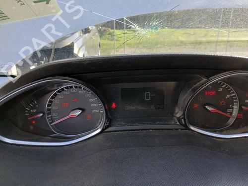 Instrumentenkombination für PEUGEOT 308 II (LB_, LP_, LW_, LH_, L3_) 1.2 THP 130 (131 hp) 31023911