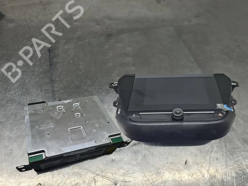 Used Radio OPEL CORSA F (P2JO) 1.5 (68) (102 hp) 31040515