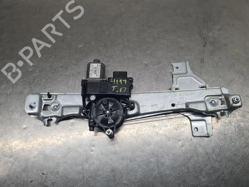 Lève-vitre arrière droit PEUGEOT 2008 I (CU_) 1.2 THP 110 / PureTech 110 (110 hp) 31135046