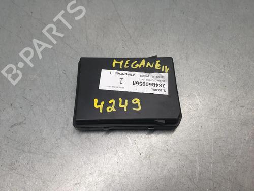 Boîte à Fusibles RENAULT MEGANE IV Hatchback (B9A/M/N_) 1.3 TCe 100 (B9N8) (102 hp) 31173324
