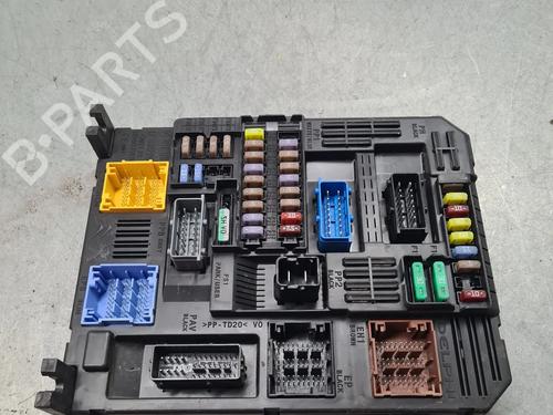 Sikringsdåse CITROËN C3 III (SX) 1.2 PureTech 82 (83 hp) 31281547