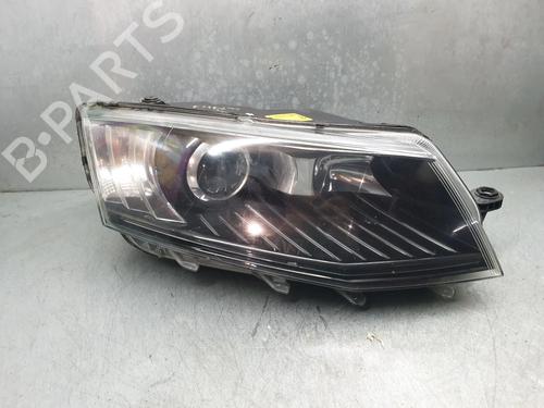 Used Right headlight SKODA OCTAVIA III Combi (5E5, 5E6) 2.0 TDI 4x4 (150 hp) 24835453