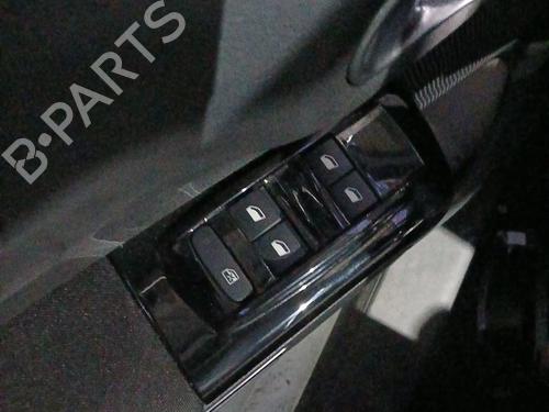 Used Left front window switch CITROËN C3 III (SX) 1.2 THP 110 (SXHNPS, SXHNZT, SXHNZ6) (110 hp) 31321339