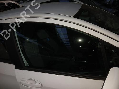 Dør rude højre foran TOYOTA YARIS (_P13_) 1.5 Hybrid (NHP130_, NHP130) (101 hp) 31364747