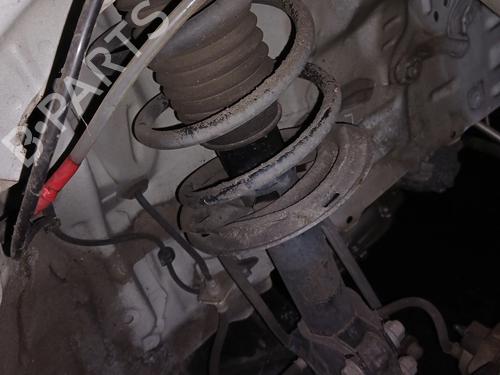 Used Right front shock absorber TOYOTA YARIS (_P13_) 1.5 Hybrid (NHP130_, NHP130) (101 hp) 31364759