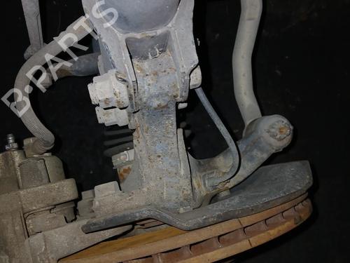 Used Left front steering knuckle TOYOTA YARIS (_P13_) 1.5 Hybrid (NHP130_, NHP130) (101 hp) 31364765