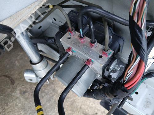 Used ABS pump RENAULT MASTER III Bus (JV) 2.3 dCi 150 FWD (JV0F, JV03) (150 hp) 31370081