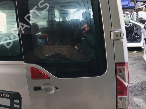 Used Right tailgate RENAULT MASTER III Bus (JV) 2.3 dCi 135 FWD (JV0N, JV08) (136 hp) 31370443