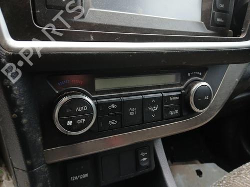 Used Climate control TOYOTA AURIS (_E18_) 2.0 D-4D (ADE186_, ADE186R) (124 hp) 31381913