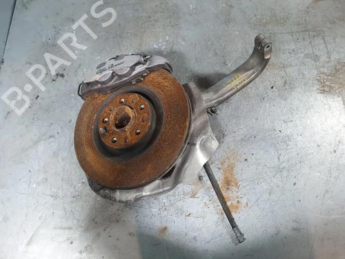 Used Right front steering knuckle ALFA ROMEO STELVIO (949_) 2.2 D (949.AXD1A) (160 hp) 28131299